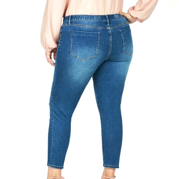 Distressed Plus Size Skinny Ankle Grazer - Picture 2 of 3